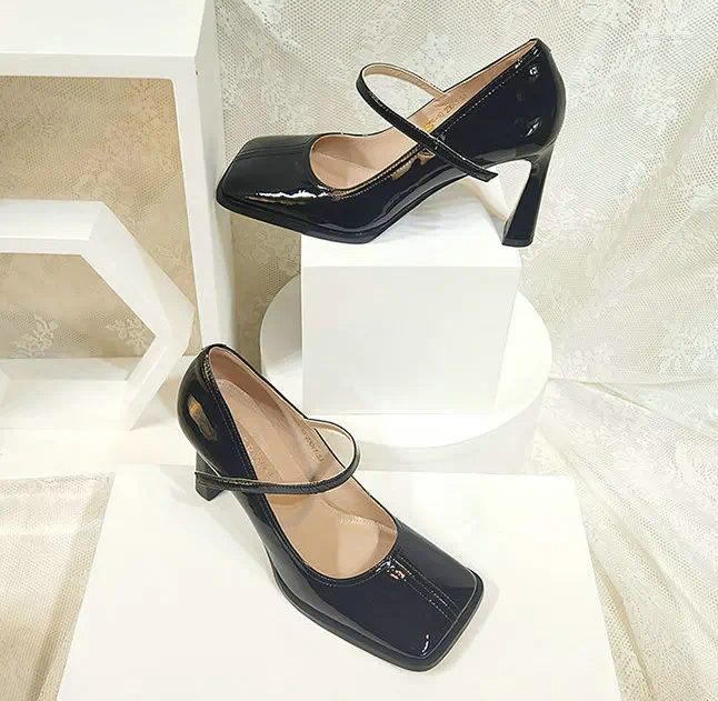 Dress Shoes Square Toe Women Pumps Designer Sandals High Heels Summer Ankle Strap Party Star Style Wedding Prom