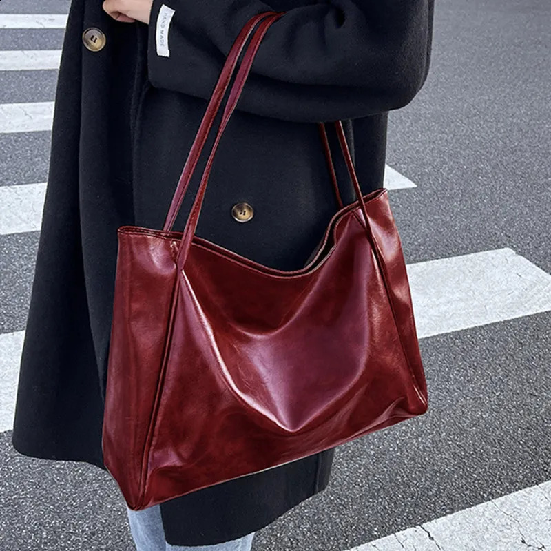 Womens handbag fashionable underwear bag large capacity soft Pu leather shoulder retro cross body casual portable bucket 240723