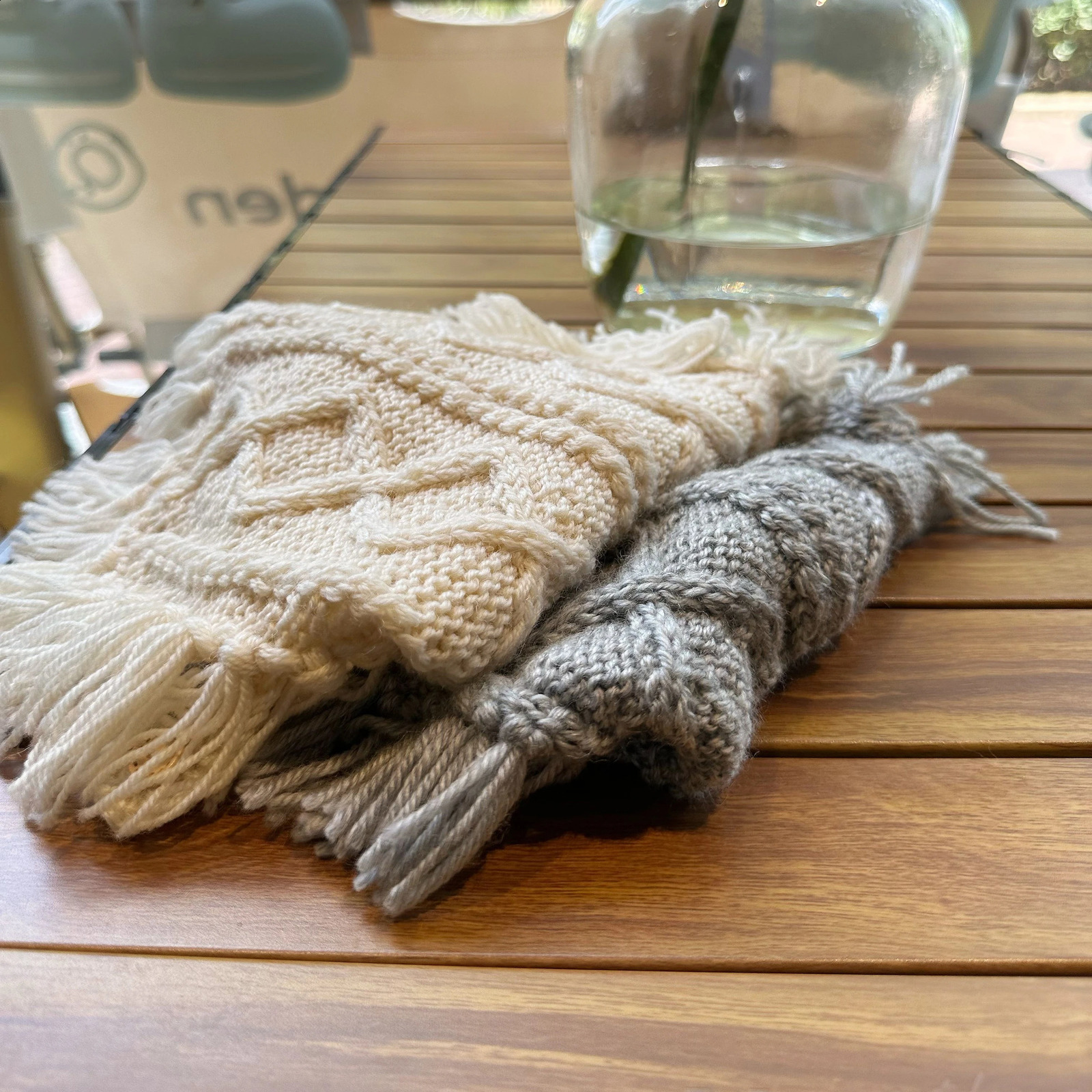Pet Autumn and Winter Warm Cloak Sweater Handmade Hooked Sweater Yorkshire Malzis Dog Cloak Pet Sweater Pet Clothes Dog Coat 240722
