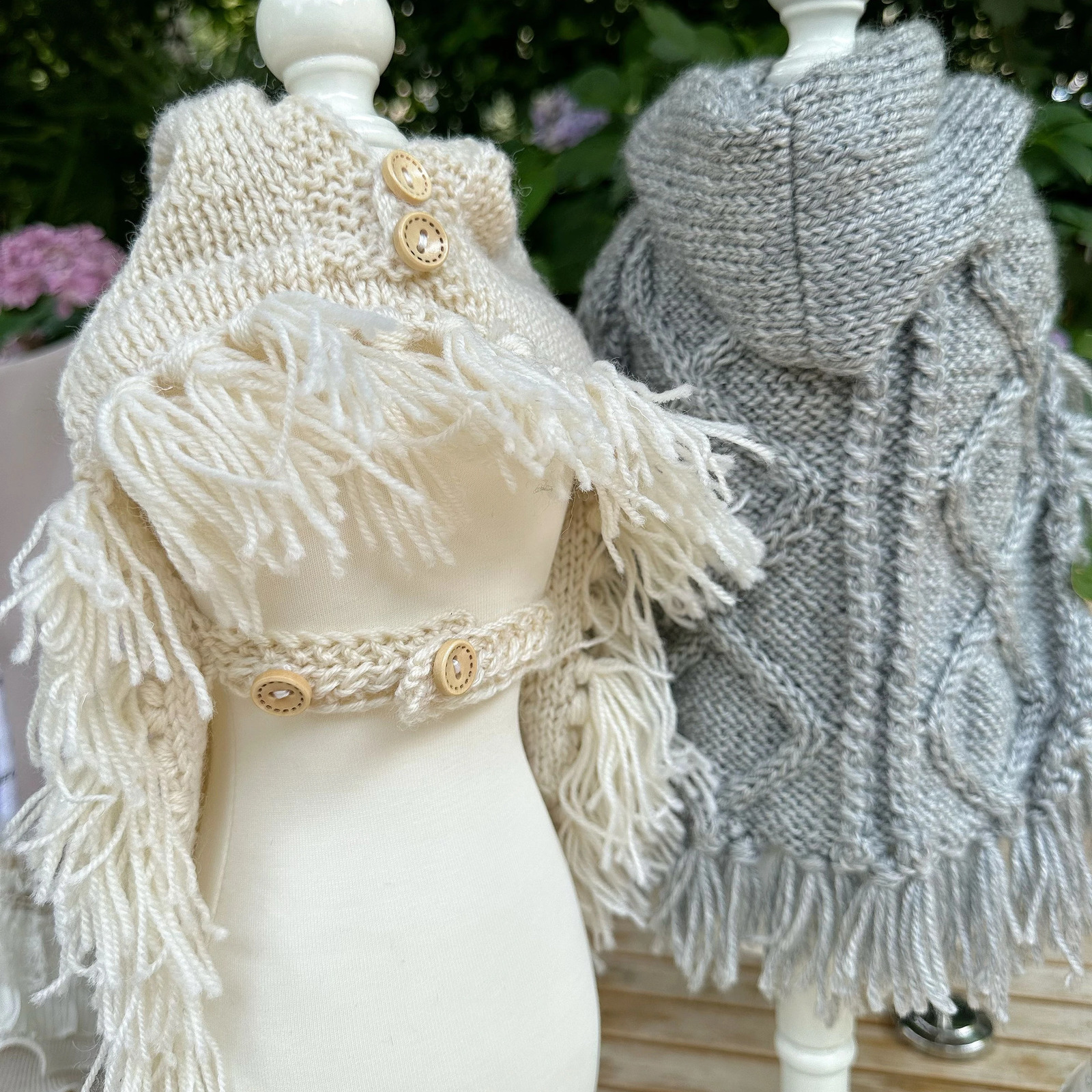 Pet Autumn and Winter Warm Cloak Sweater Handmade Hooked Sweater Yorkshire Malzis Dog Cloak Pet Sweater Pet Clothes Dog Coat 240722