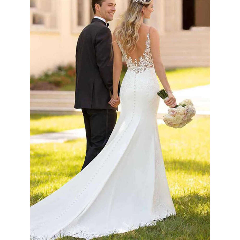 Sexy Mermaid Wedding Dresses V Neck Bride Gowns Sleeveless Bridal Robes Appliques Buttons Backless Lace Charming