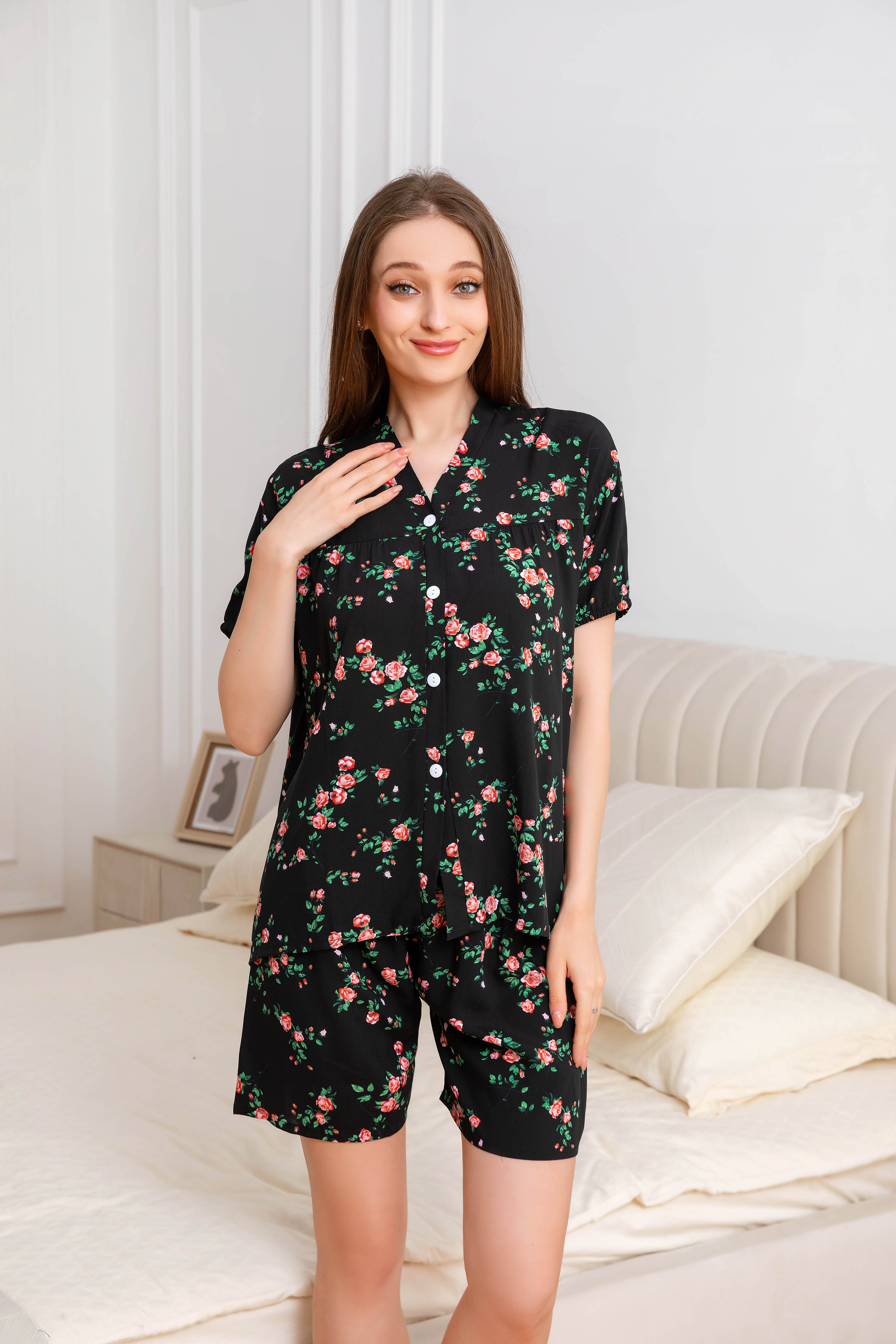 Women's home clothes, pajamas, black background, small rose shorts set D206