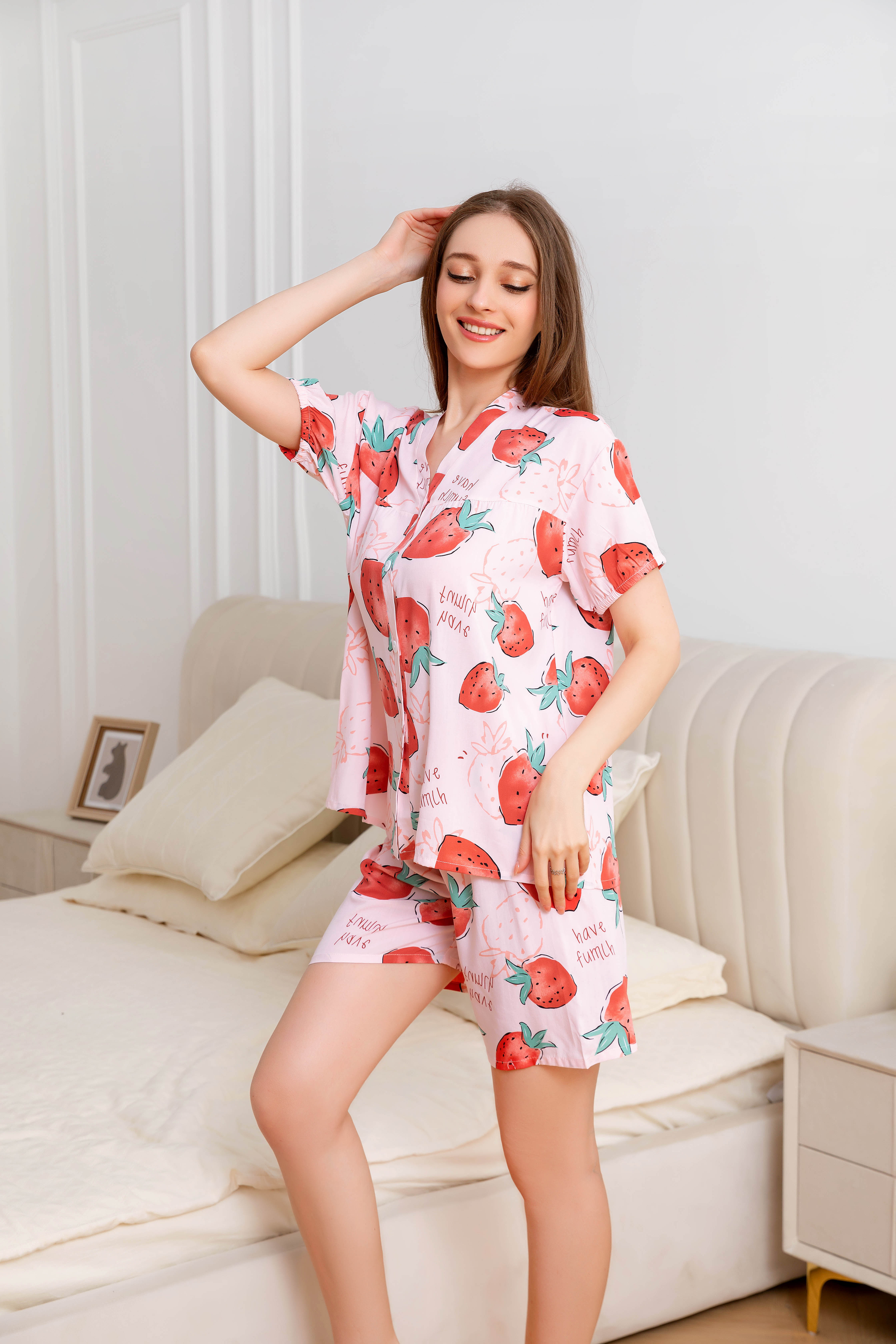 Women's home clothes pajamas foundation make-up strawberry shorts set D204