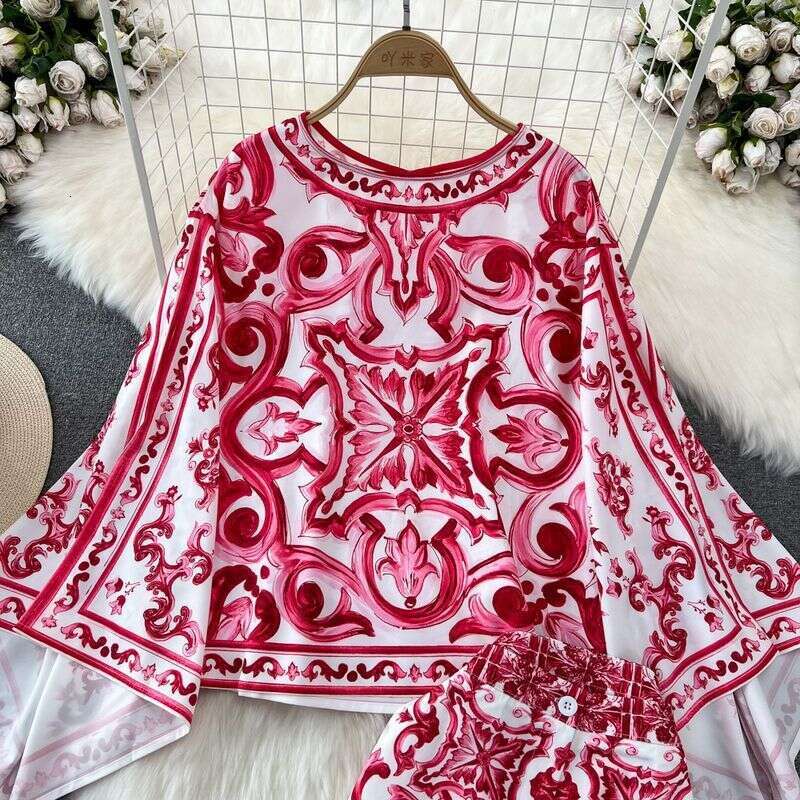 Fashionable and Socialite Style Long Sleeved Round Neck Loose Fitting Set with Celadon Print Two-piece Flared Pants Bifurcated Short Loose Waist BOHO 