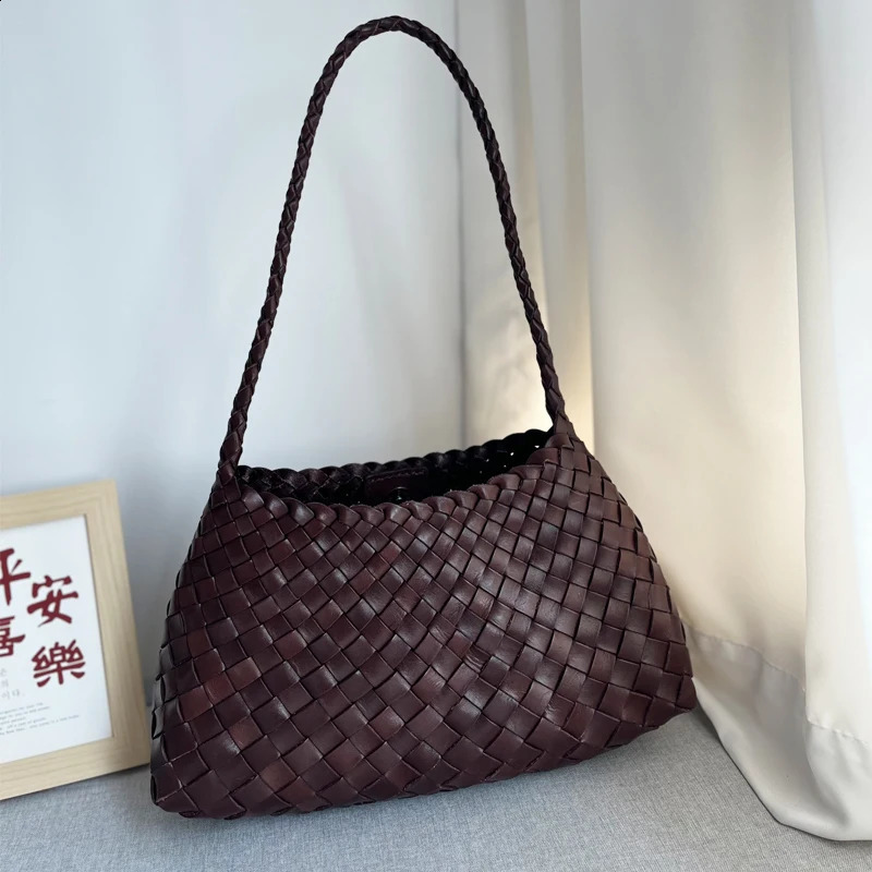 Designer dragon diffusion woven top layer cowhide hot womens french basket handmade leather tote bag shoulder