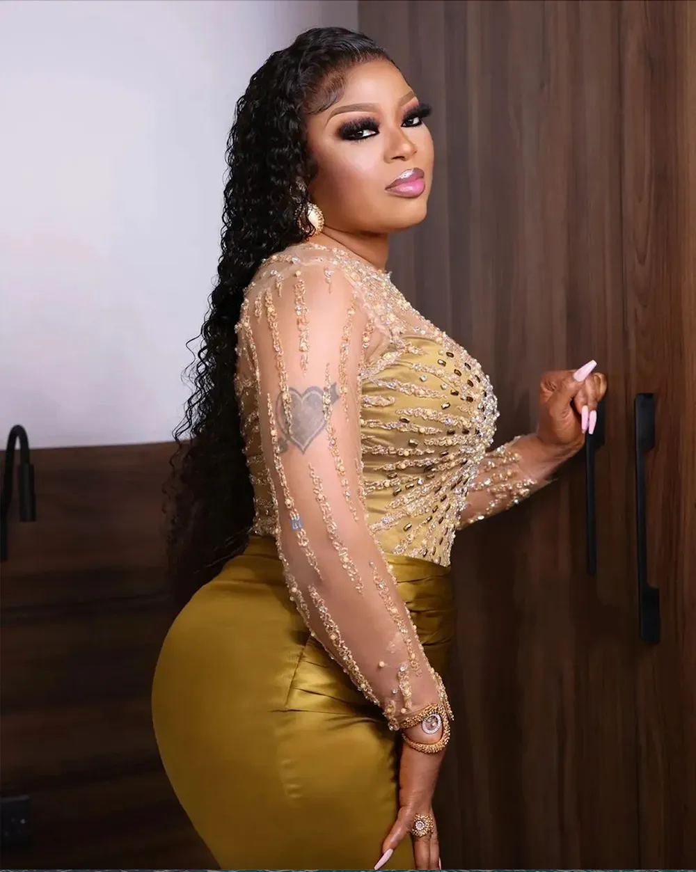 Sexy Gold Satin Beaded Mermaid Prom Dresses 2025 Sheer Neck Long Sleeves Plus Size Formal Evening Ocn Gowns