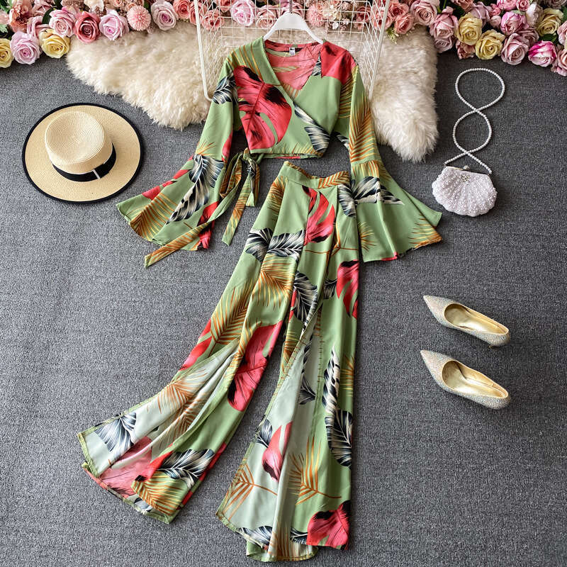 Fashion Set V-neck Temperament Short Printed Top with Flared Sleeves, Two-piece High Waisted Wide Leg Pants, Split Long Pants SKINNY DRESS High Waist 