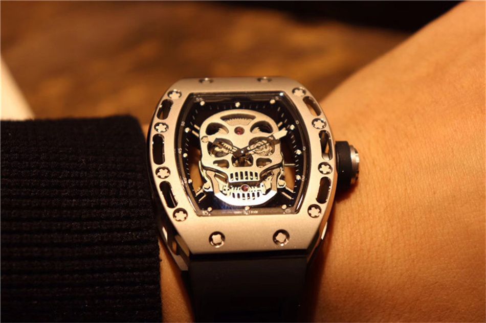 luxury men's watch hollow design automatic machine Rubber strap toughened glass new listing Skull design
