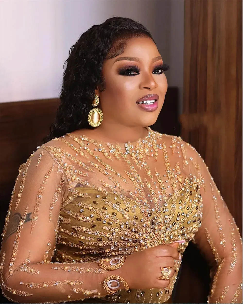 Sexy Gold Satin Beaded Mermaid Prom Dresses 2025 Sheer Neck Long Sleeves Plus Size Formal Evening Ocn Gowns