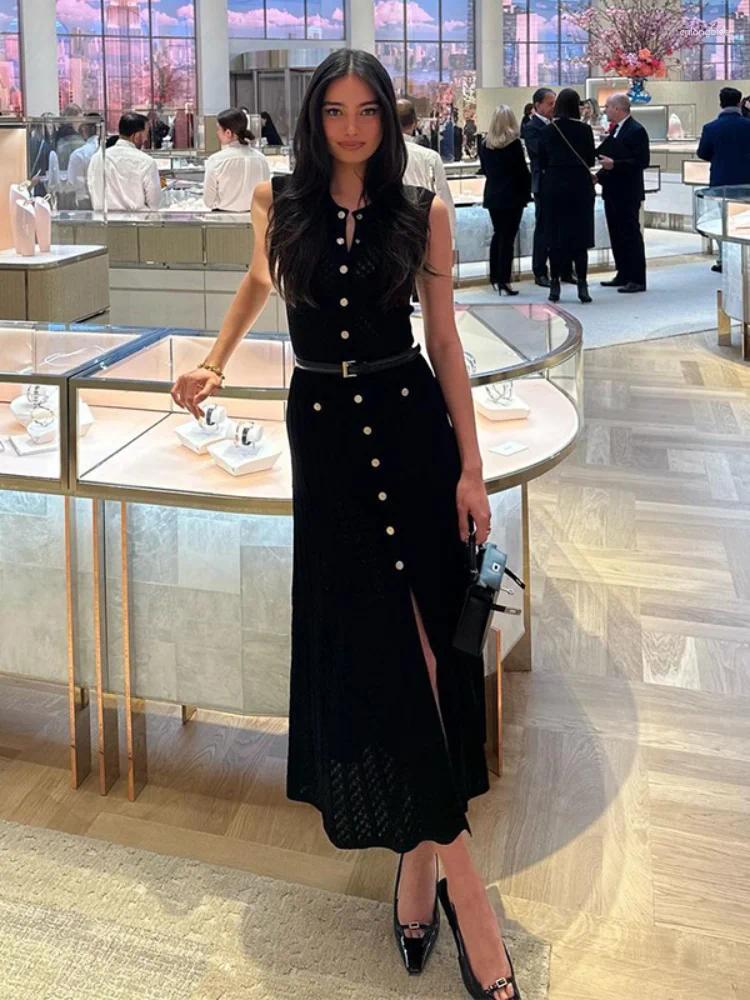 Casual Dresses 2024 Sleeveless Single-breasted Knitted Maxi Dress Women Elegant O-neck Bodycon Long Summer Lady Street Party Robes