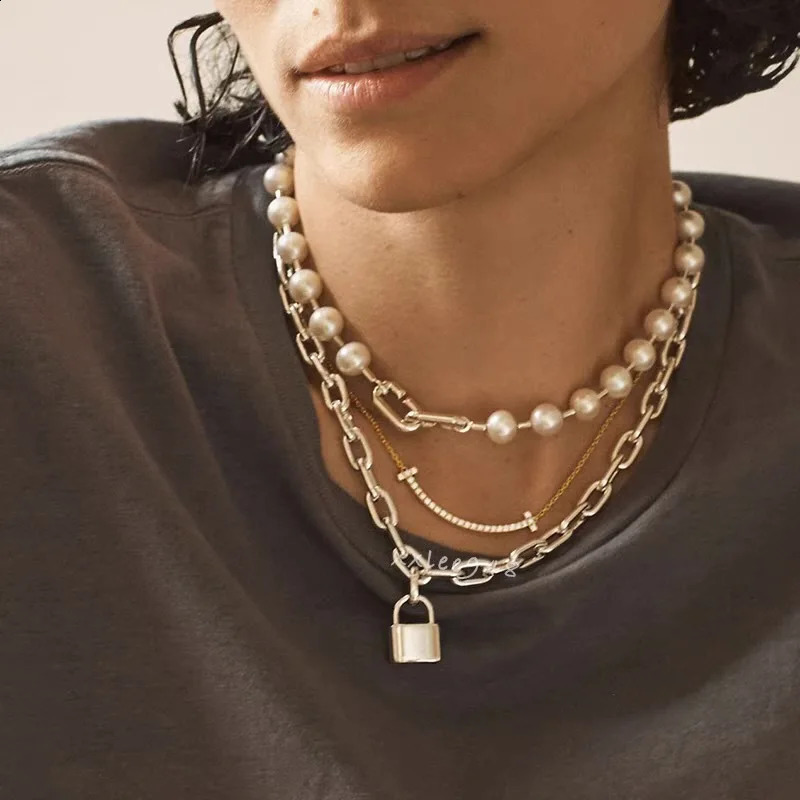 Designer Pearl Lock Pendant Women Sier Color Fashion Goth Jewelry Party Long Necklace Gift 240715