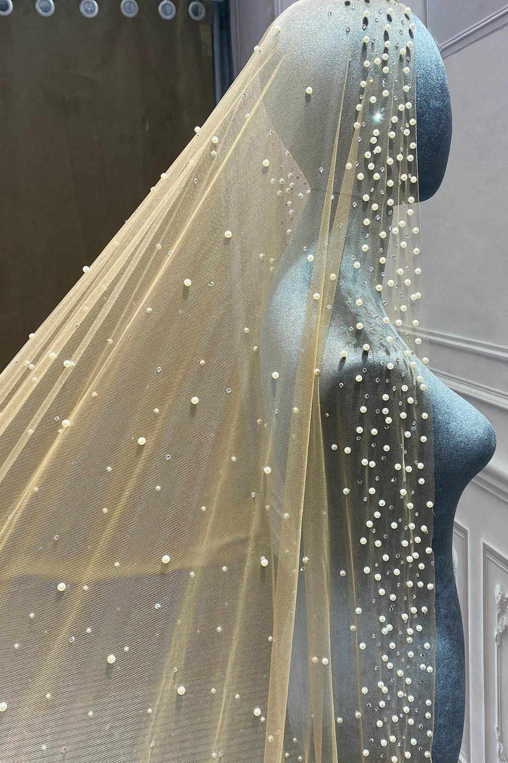 Bridal Veils Spray Champagne Pearls Beading Long Wedding Veil Mariage With Comb One Layer Bride Accessories