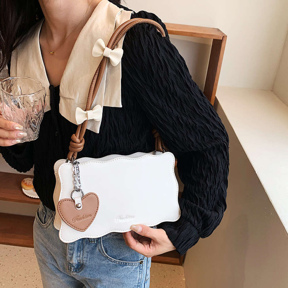Small Korean style armpit for women in summer 2022, new butterfly bow girl small square bag, fashionable and stylish shoulder bag H724#30 ddmynov