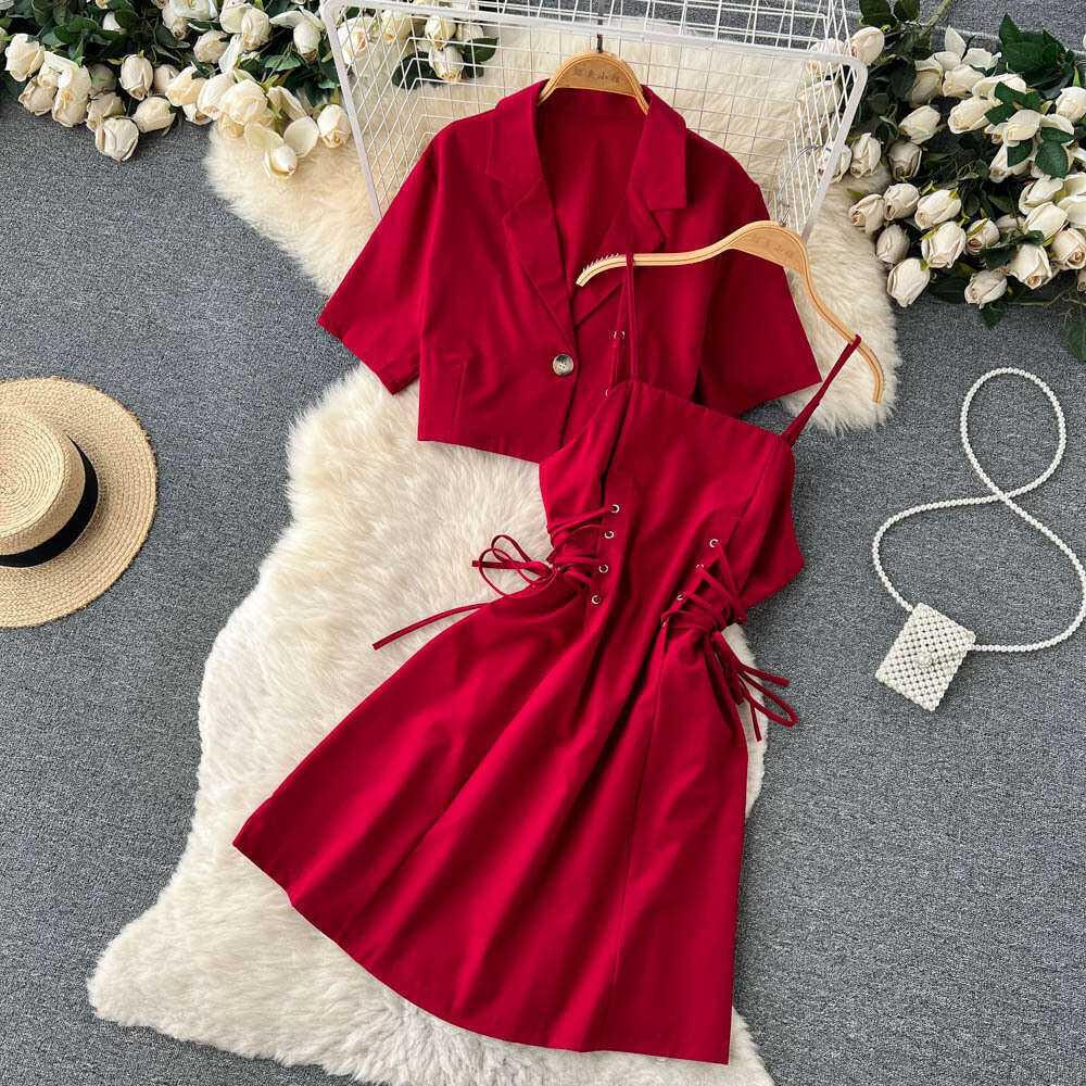 This Years Trend is Beautiful Two-piece Sets for Womens Summer Short Suits, Jackets with Straps, Waist Cinching, and Suspenders. Dresses Are Trendy BO