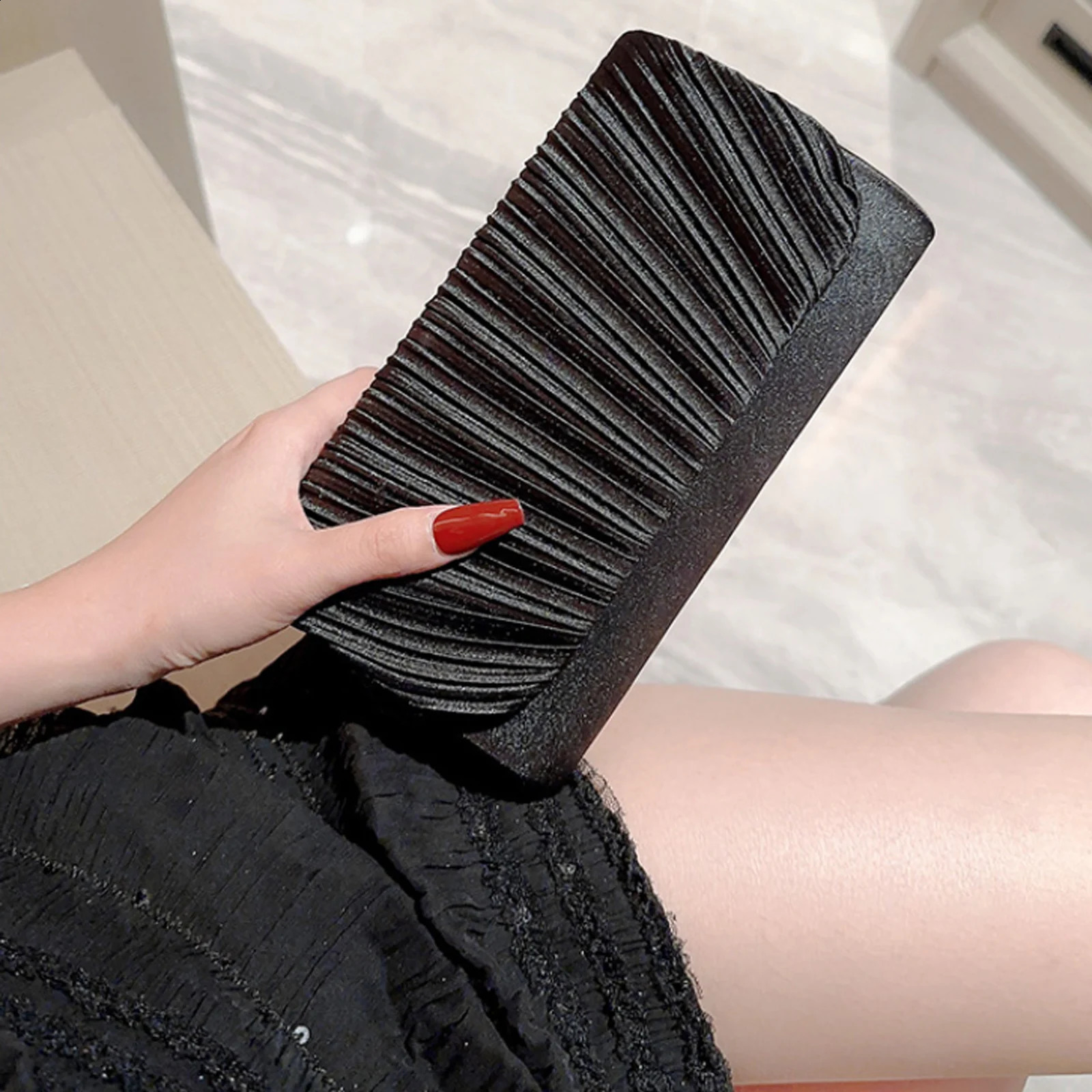 Women Evening Clutch Bags Elegant Female Silver/Black/White Clutch Wedding Purse Party Handbag Ladies Chain Shoulder Bags 250122