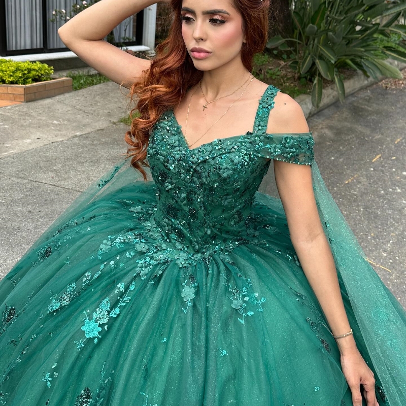 Emerald Green Ball Gown Quinceanera With Cape 3D wer Corset Lace Appliques Beaded Sweet 16 Dress Court Train Vestidos De 15 Anos