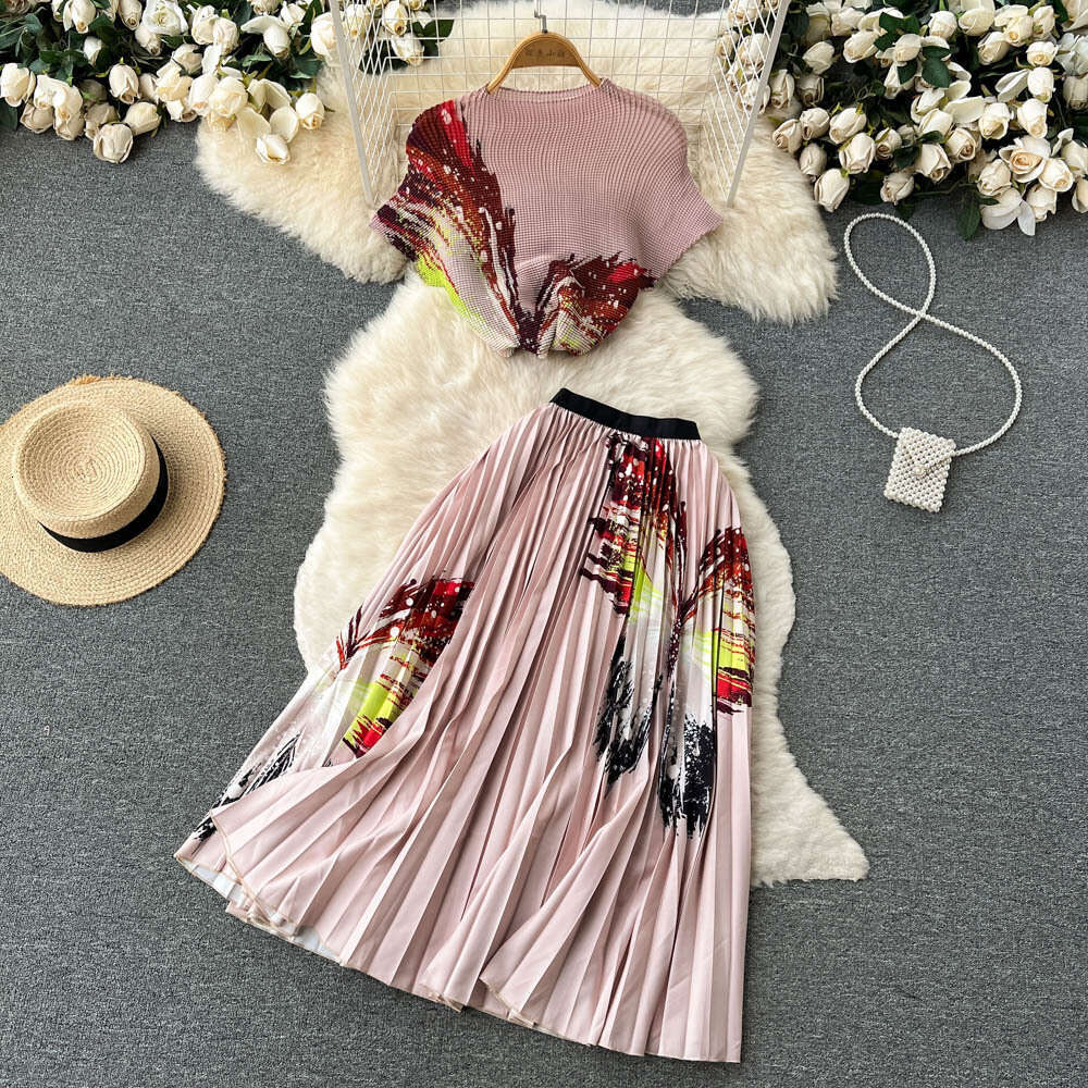 Fashionable and Stylish Printed Short T-shirt Top Two-piece Set for Womens Summer High Waisted, Medium Long Pleated Skirt Short Sexy Lace Dress SKINNY