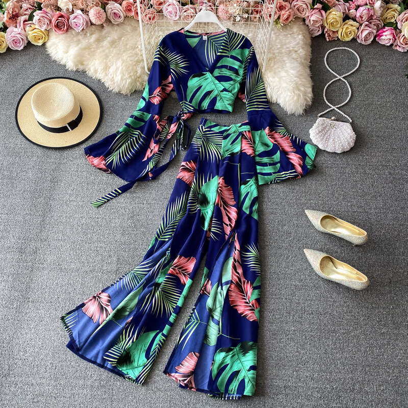 Fashion Set V-neck Temperament Short Printed Top with Flared Sleeves, Two-piece High Waisted Wide Leg Pants, Split Long Pants SKINNY DRESS High Waist 