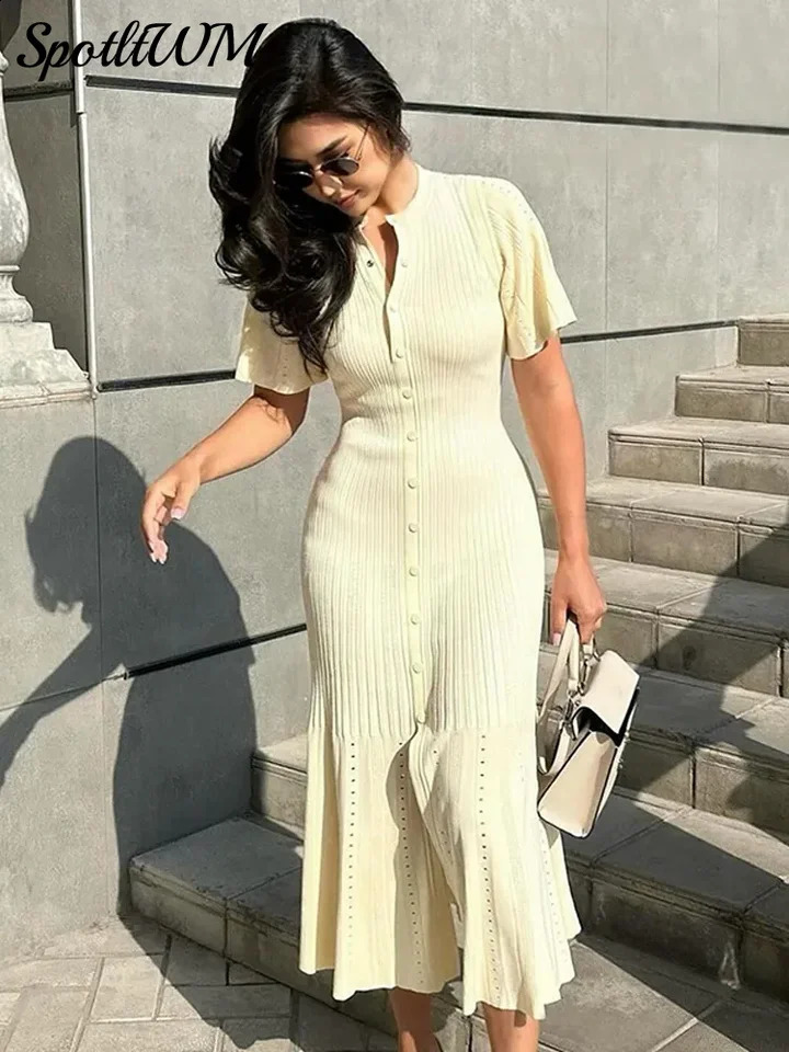 Elegant Solid Pleated Hem Knitted Dress Women Fashion O-neck Short Sleeve Single Breasted Dresses Chic Female High Street Robes 240723