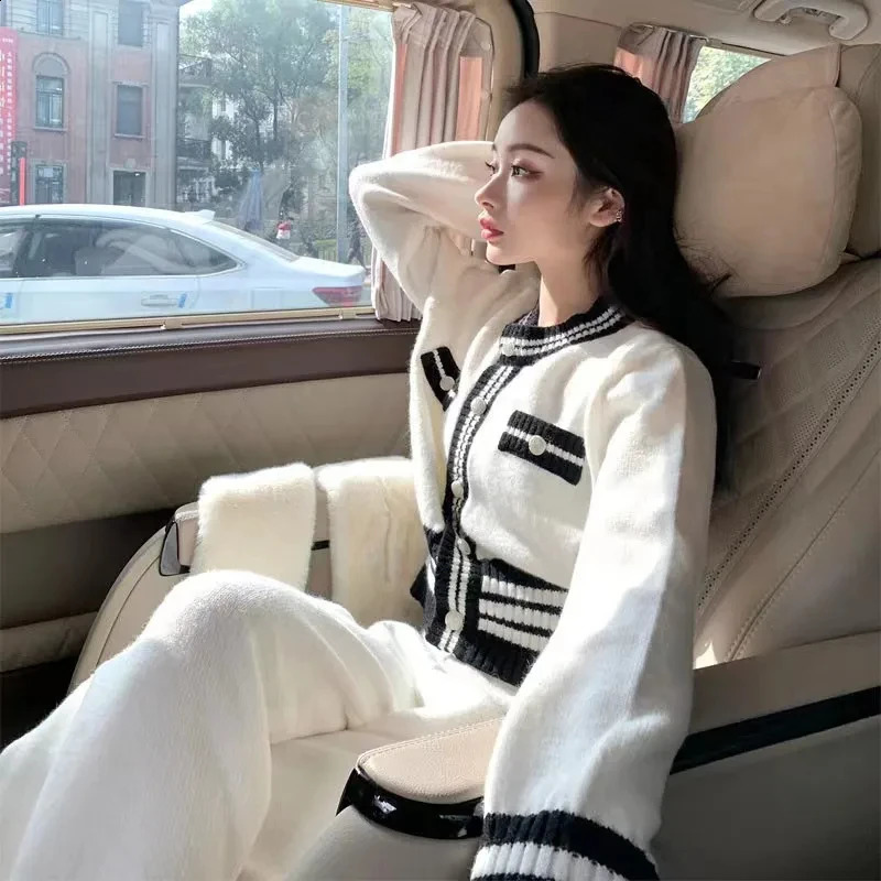 Small Fragrance Professional Fashion Suit Female Network Red Y2k Autumn Fashion Knit Wide-Leg Pants Two-Piece Set Women 240724