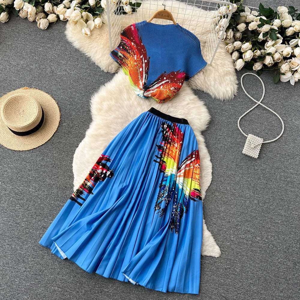 Fashionable and Stylish Printed Short T-shirt Top Two-piece Set for Womens Summer High Waisted, Medium Long Pleated Skirt Short Sexy Lace Dress SKINNY