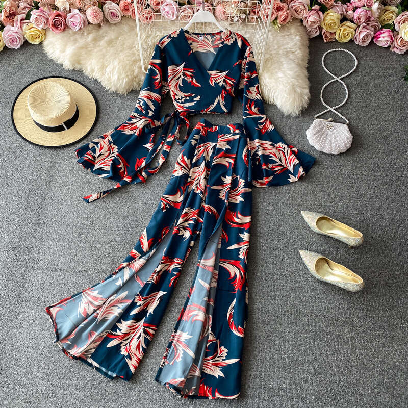 Fashion Set V-neck Temperament Short Printed Top with Flared Sleeves, Two-piece High Waisted Wide Leg Pants, Split Long Pants SKINNY DRESS High Waist 