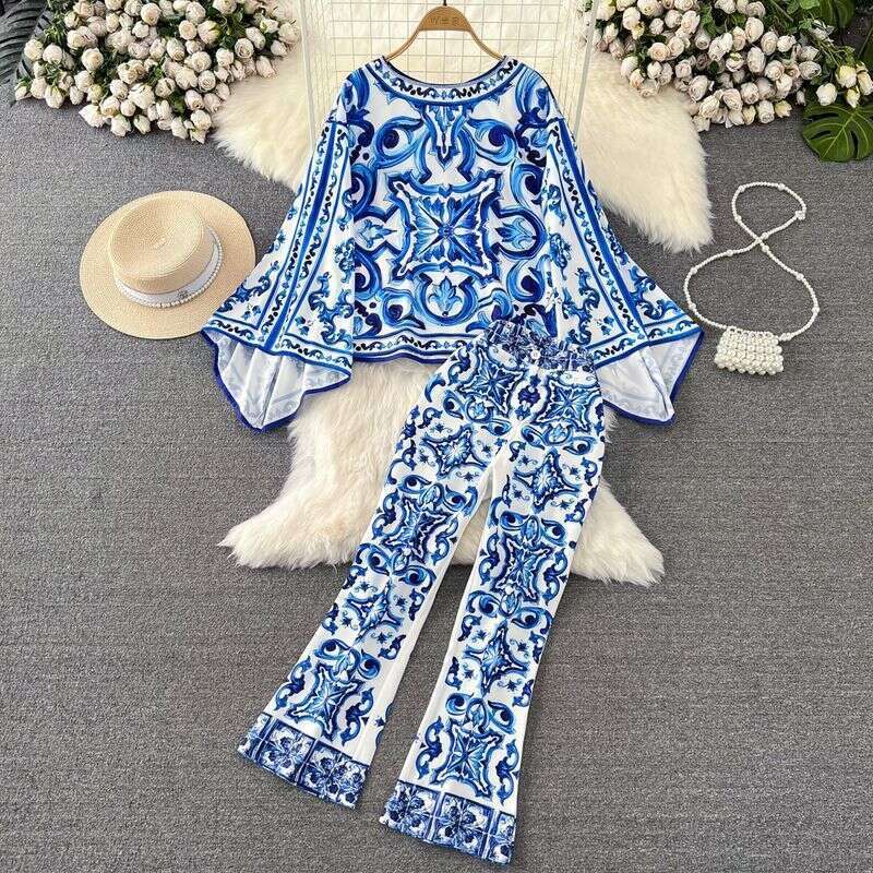 Fashionable and Socialite Style Long Sleeved Round Neck Loose Fitting Set with Celadon Print Two-piece Flared Pants Bifurcated Short Loose Waist BOHO 