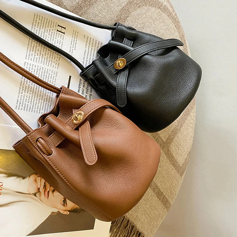 Litchi Pattern Womens Bucket Bag with Lock Cylinder Shoulder Bag Crossbody Small Bag Mobile Phone Bag 240724