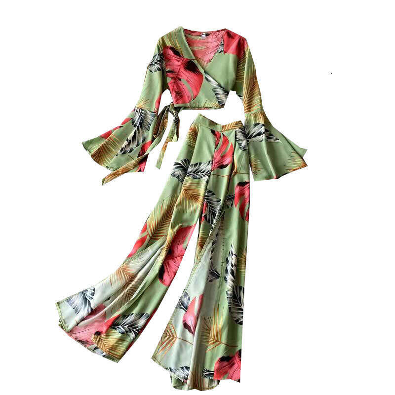 Fashion Set V-neck Temperament Short Printed Top with Flared Sleeves, Two-piece High Waisted Wide Leg Pants, Split Long Pants SKINNY DRESS High Waist 