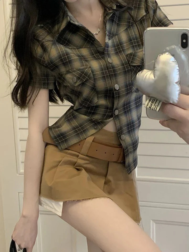 Zoki Vintage Slim Women Plaid Shirt Casual Harajuku Short Sleeve Blouse Summer Retro Korean Single Breasted Simple Lady Tops 240723