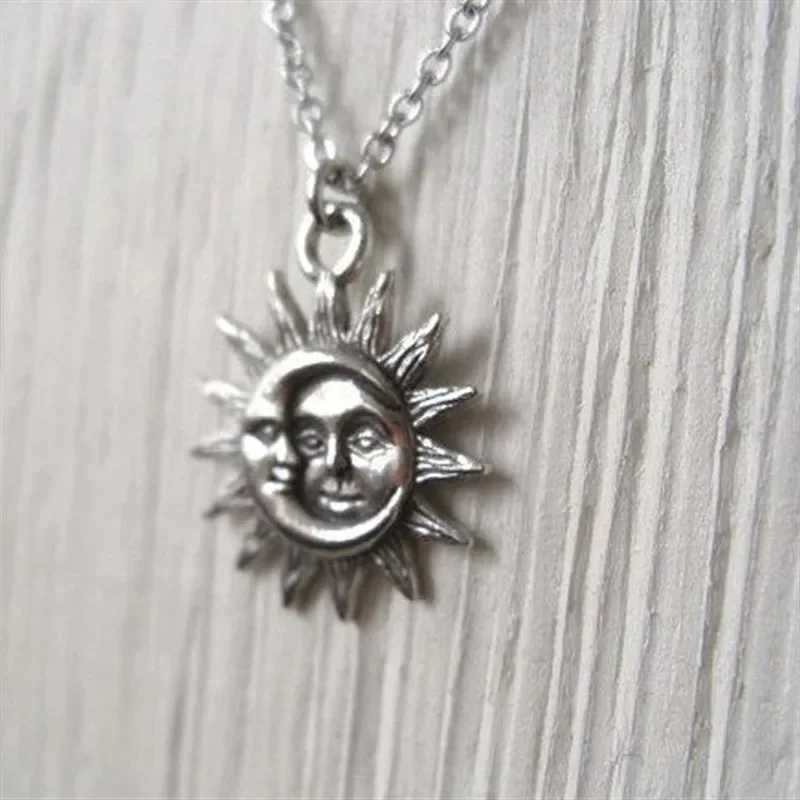 New Sun and Moon Necklace Charm Celestial Jewelry Dainty Friendship Soulmate Statement Punk Pendant Gift Fashion Women Men W250616