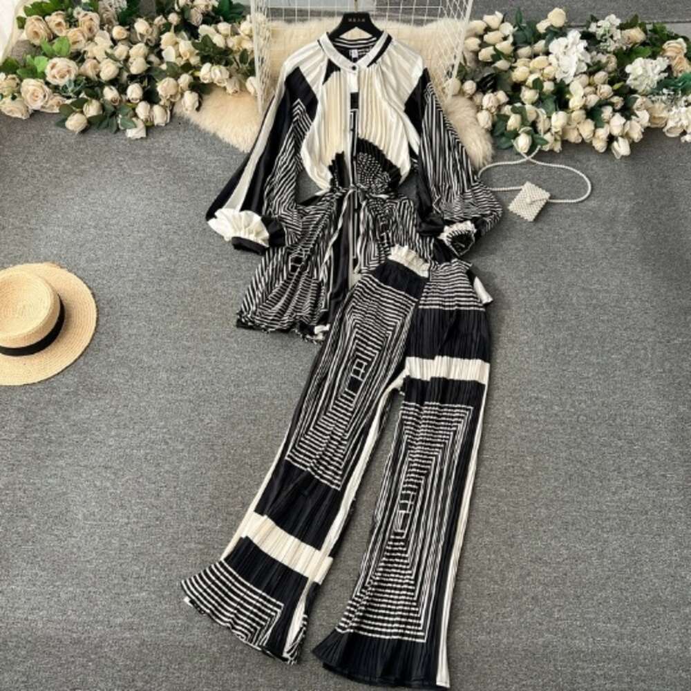 Elegant and Sophisticated Style, Waist Cinched Printed Chiffon Top Shirt, Loose Casual Pleated Harlan Pants Set Short Temperament BOHO DRESS