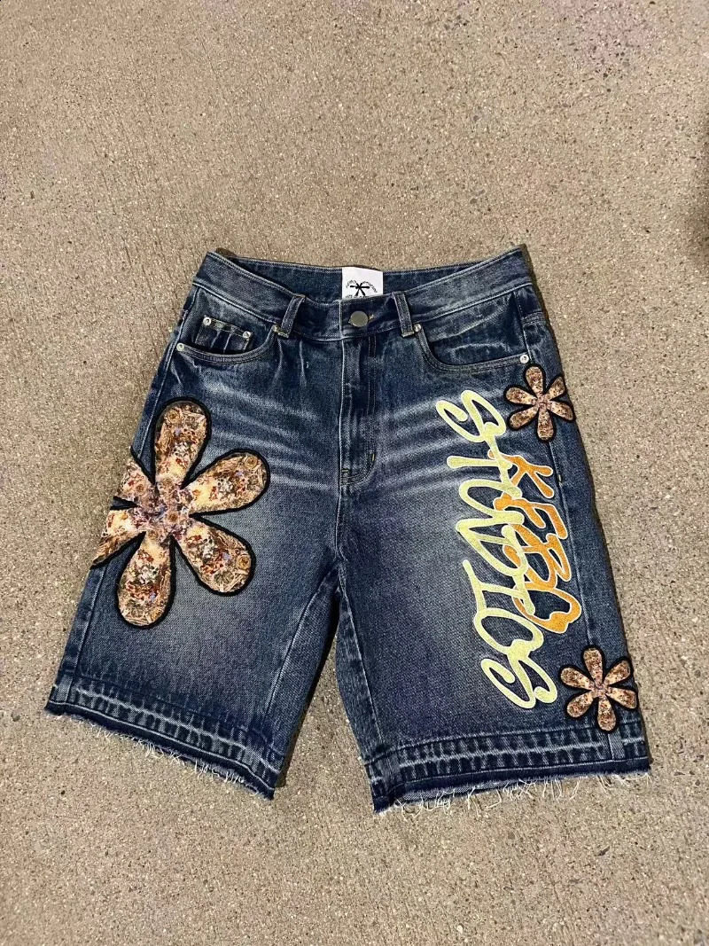 Hip hop Rock street style Jeans Multi-pocket Floral embroidered denim shorts men Y2k Summer Punk loose couple short pants 240722