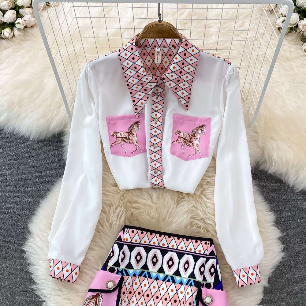 Set the Temperament Positioning of Female Socialites, Print Loose Long Sleeved Shirt Two-piece Set, High Waisted Short Skirt, Spring Self-cultivation 