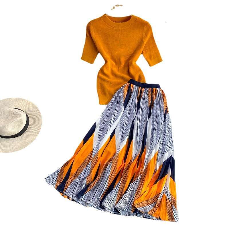Fashionable of Summer New Western-style Standing Neck Short Knitted Top, Gentle Style Pleated Skirt Two-piece Set Bifurcated Self-cultivation Waist SK