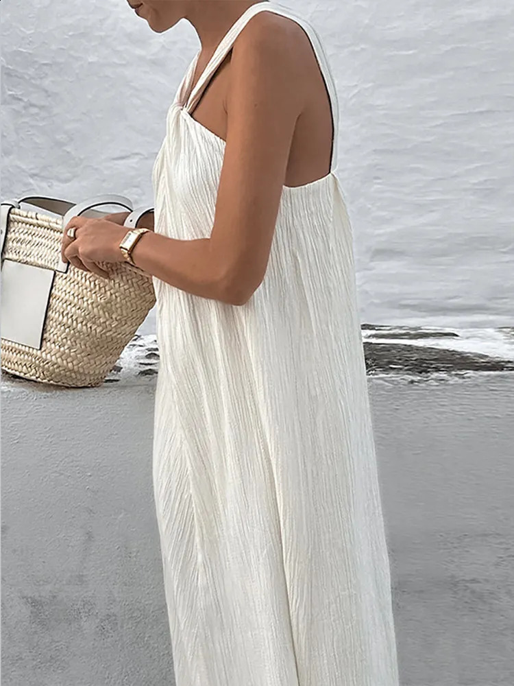 Sexy White Off Shoulder Halter Pleated Maxi Dress Fashion Sleeveless Loose Dresses Summer 2024 Ladies High Streetwear Vestidos 240724