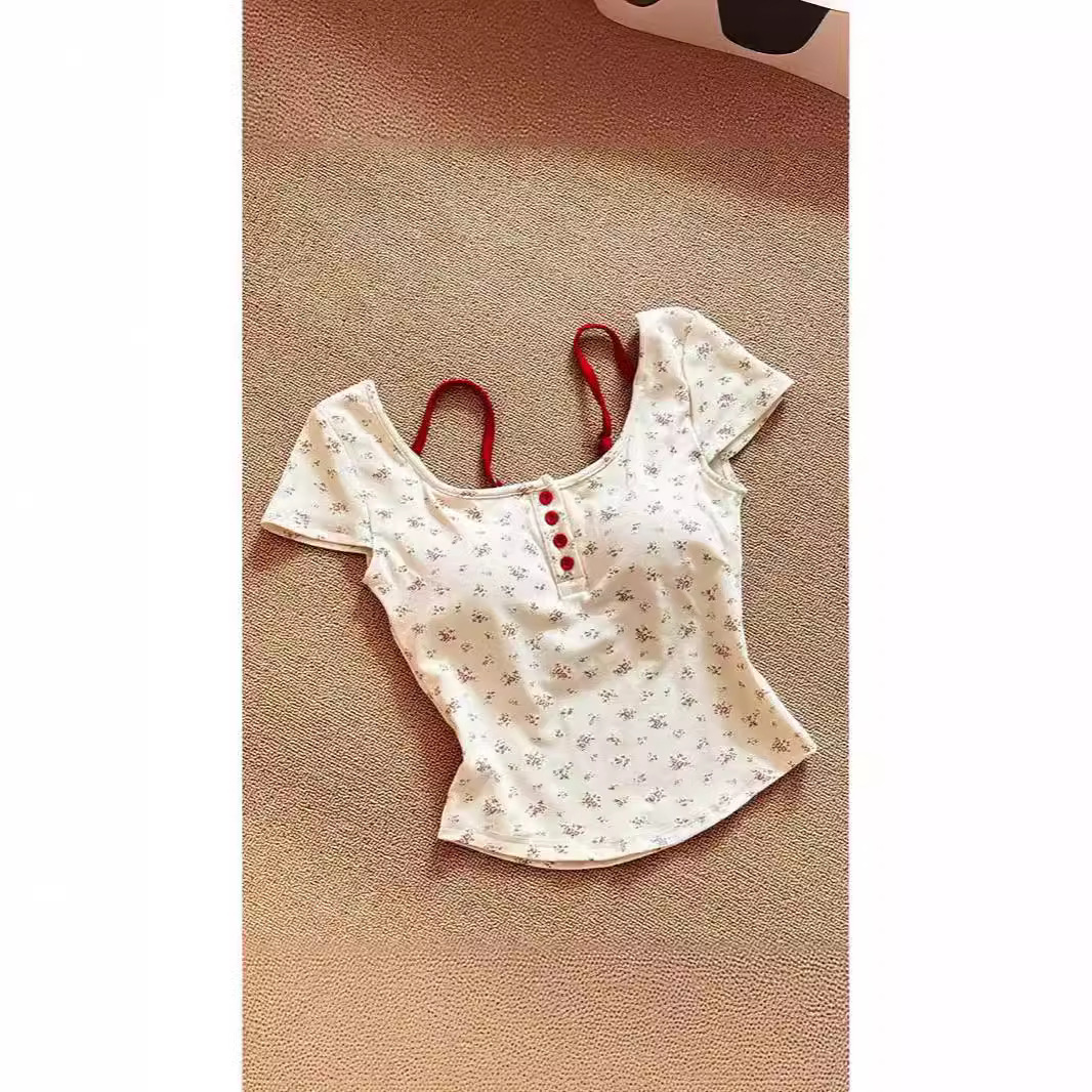 Pure desire small floral fake two-piece short sleeved t-shirt women in summer with chest pad for slimming design, casual and versatile top trend