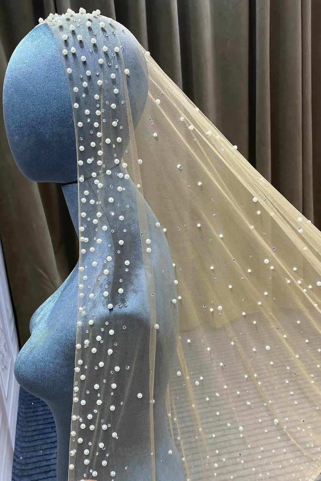 Bridal Veils Spray Champagne Pearls Beading Long Wedding Veil Mariage With Comb One Layer Bride Accessories