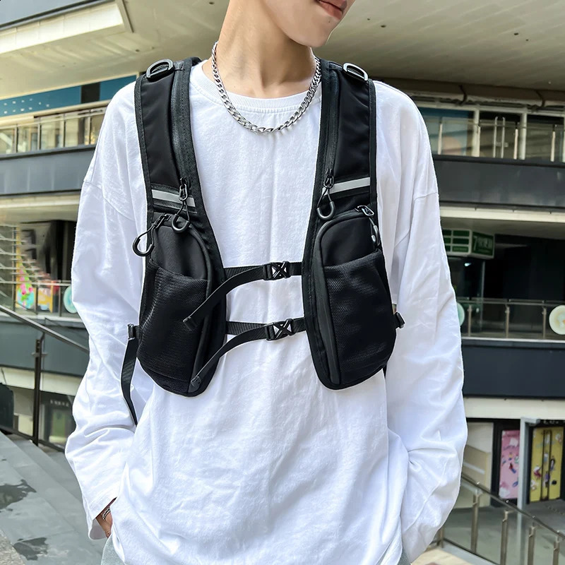 Hip-hop Streetwear Chest Rig Bag for Men Fashion Waterproof Tactical Vest Chest Packs Function Storage Backpack Nylon Pockets 240723