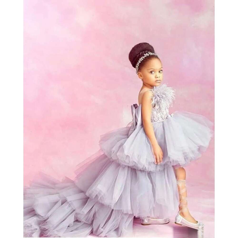 Lace New Appliqued High Low Wer Girl Dresses For Wedding Tiered Skirts Little Girls Pageant Dress Feather First Holy Communion Gowns S