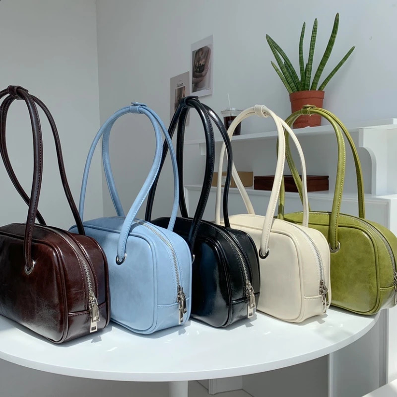 Retro Oil Wax Textured Underarm Bag Large Capacity Shoulder Bag Handbag Boston Pillow Bag Womens Bag 240723
