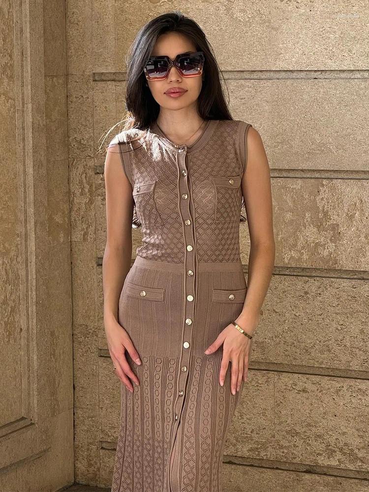 Casual Dresses 2024 Sleeveless Single-breasted Knitted Maxi Dress Women Elegant O-neck Bodycon Long Summer Lady Street Party Robes