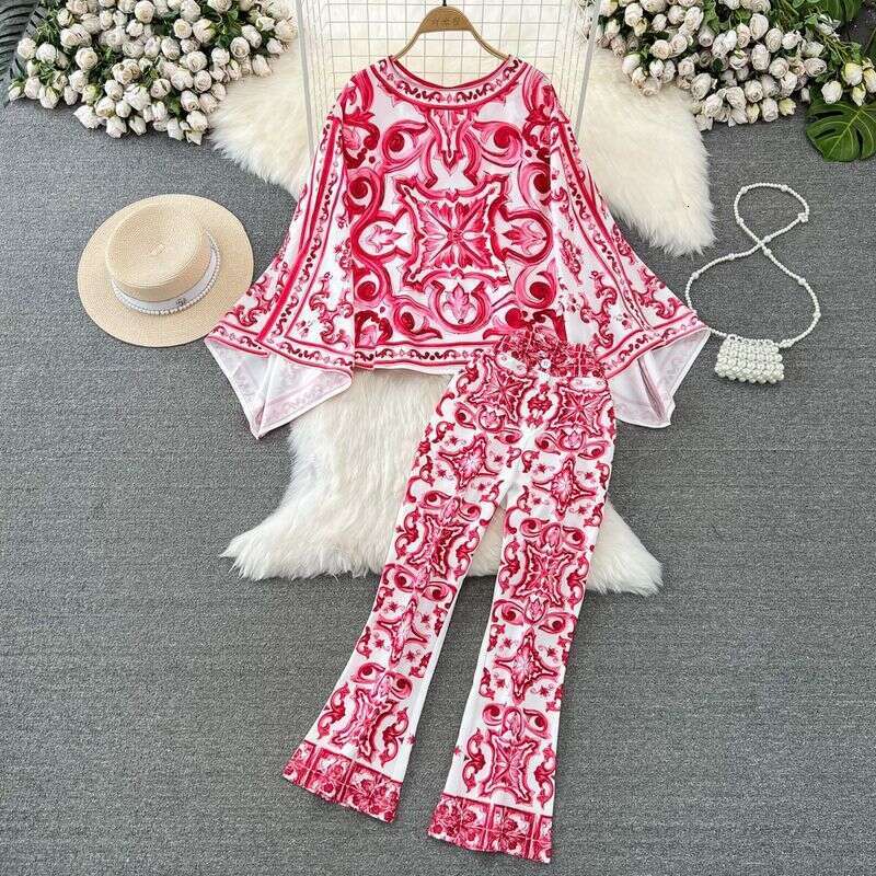 Fashionable and Socialite Style Long Sleeved Round Neck Loose Fitting Set with Celadon Print Two-piece Flared Pants Bifurcated Short Loose Waist BOHO 