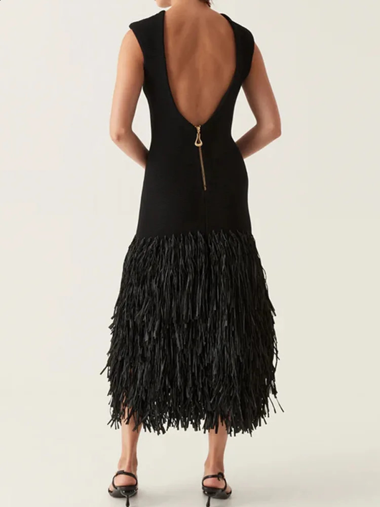Fashion Knitted Tassels Hem Women Long Dress Elegant O Neck Pad Backless Zipper Sleeveless Slim Maxi Dresses Lady Party Vestidos 240724