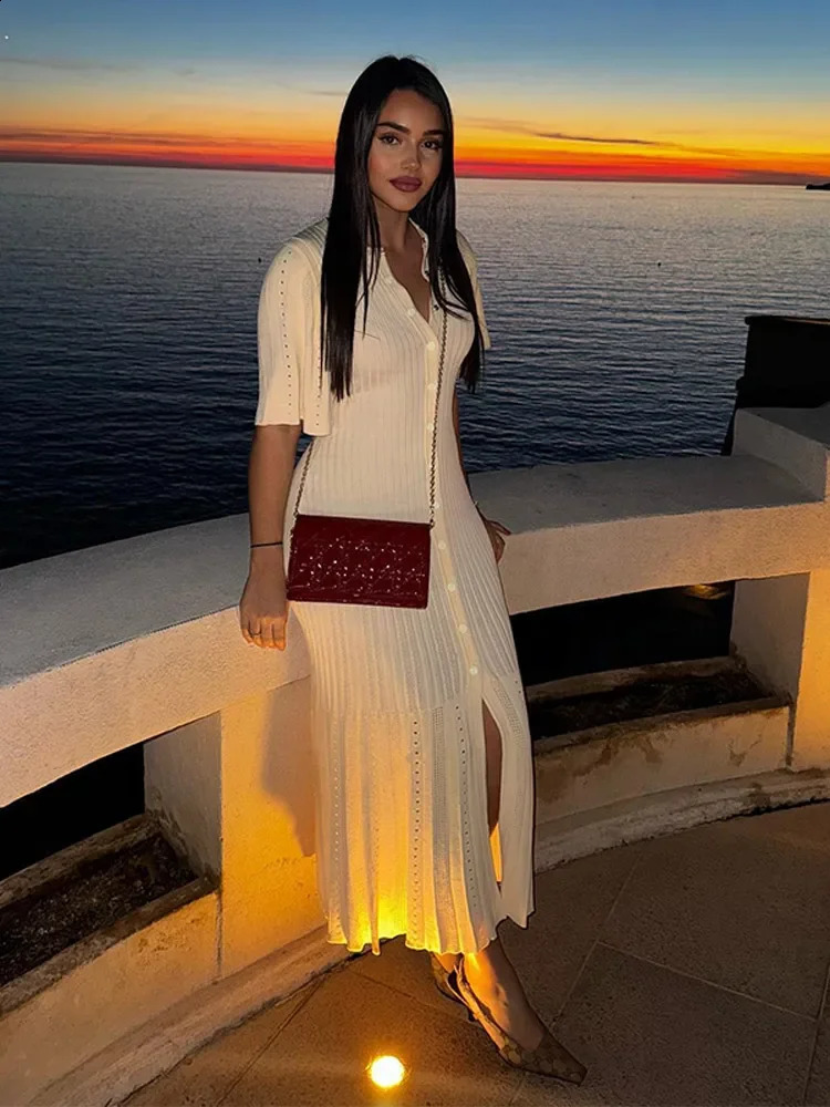 Elegant Solid Pleated Hem Knitted Dress Women Fashion O-neck Short Sleeve Single Breasted Dresses Chic Female High Street Robes 240723