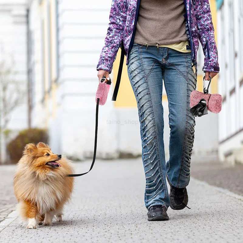 Rhinestone Pet Traction Rope Dog Garbage Bag Dispenser Bone Shaped Portable Pet Cleaning Supplies Retractable Dog Walking RopeL240725