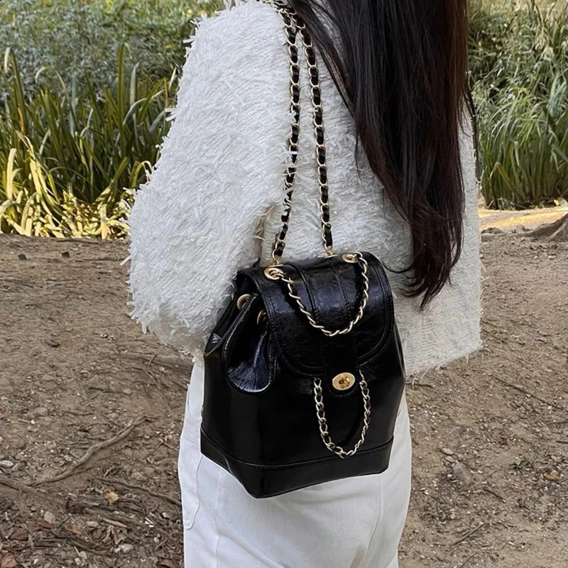 Women Korea Autumn Spring Mini Chains Backpack Female Student Oil Wax Leather Shoulder Bag Travel Bagpack Black Rucksack 240725