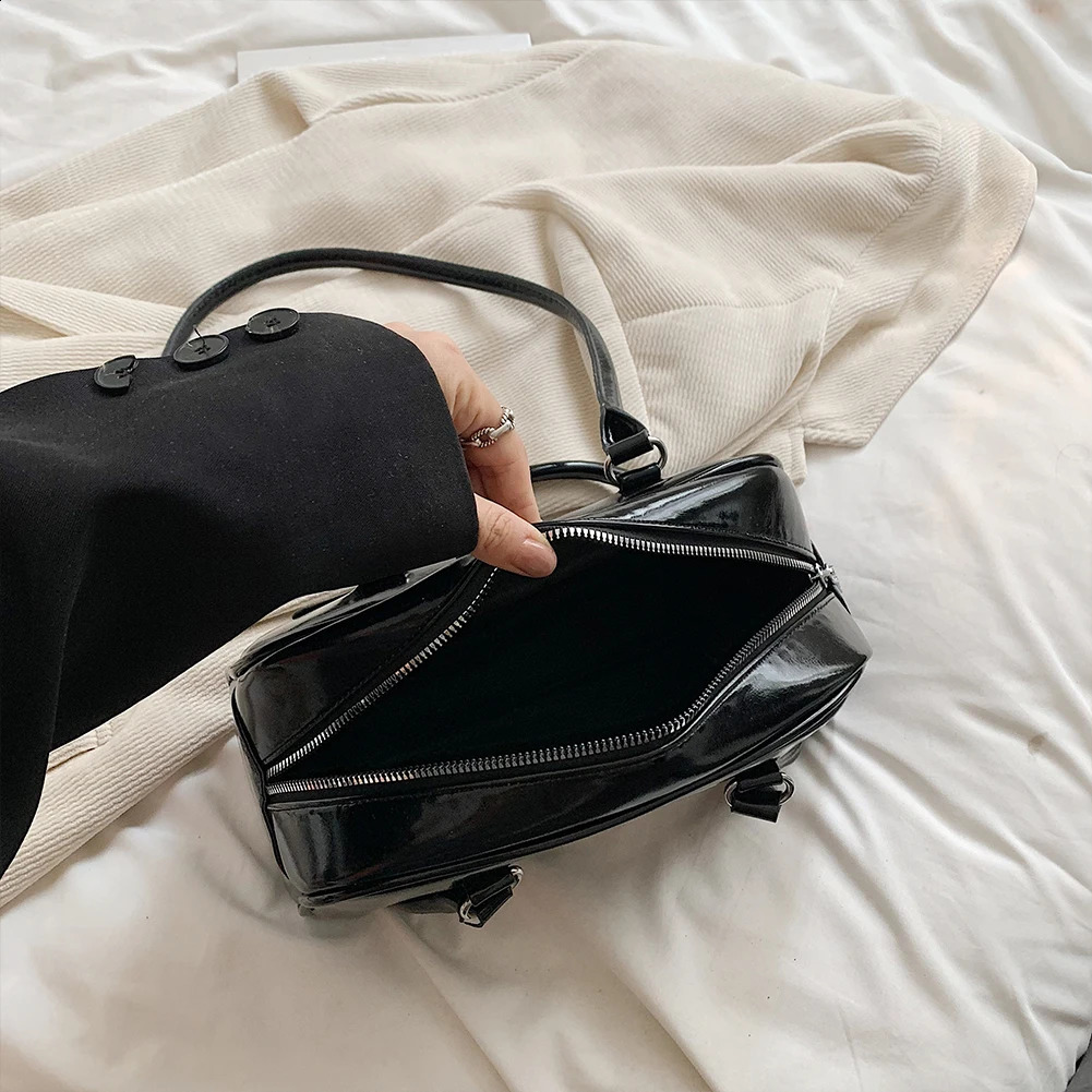 Womens PU Shoulder Bag Fashion Underwear Solid Color Handbag Zipper Elegant Outdoor Travel 240724