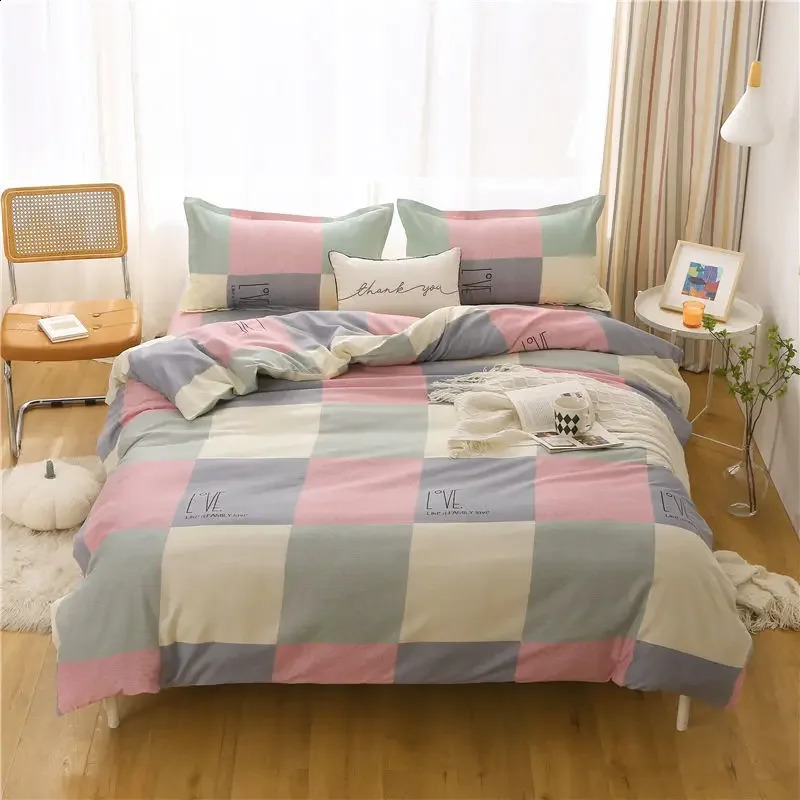 Duvet Cover Minimalist bed sheets comfortable and lightweight down duvet covers suitable for all skin types of male and female students in all seasons