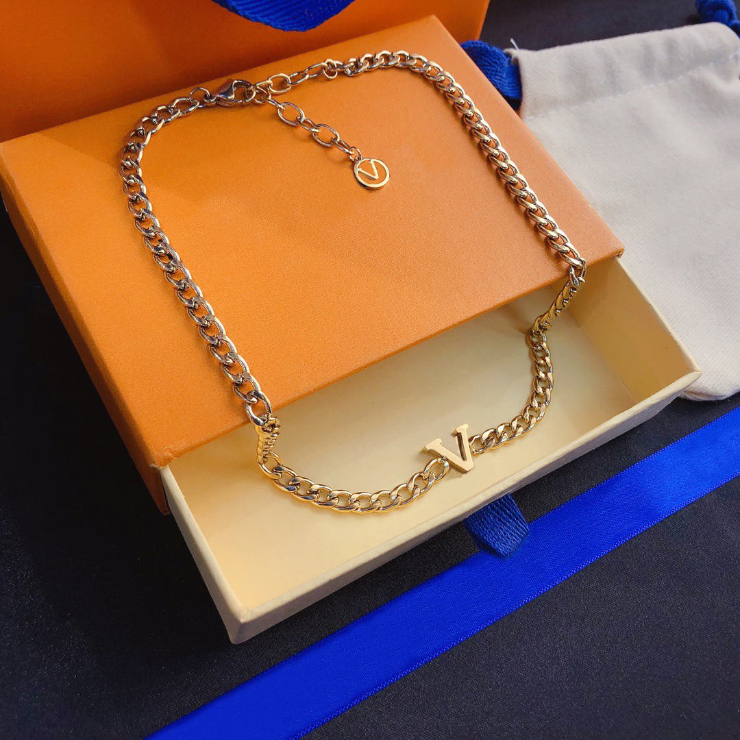 Exquisite Fashion Necklaces Charm High End Design Necklace Designer Jewelry Classic Premium Brand 18k Gold Plated Selected Women Gift Couple Friends Family